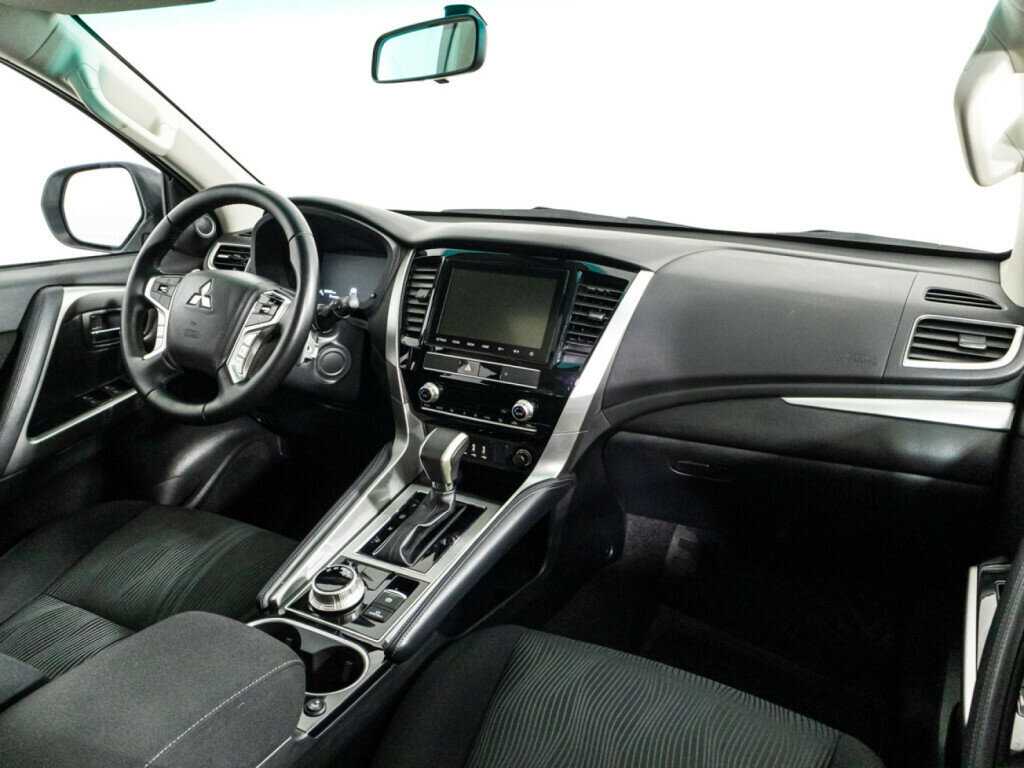 Mitsubishi Montero Sport 2022 года с пробегом. Фото: #6