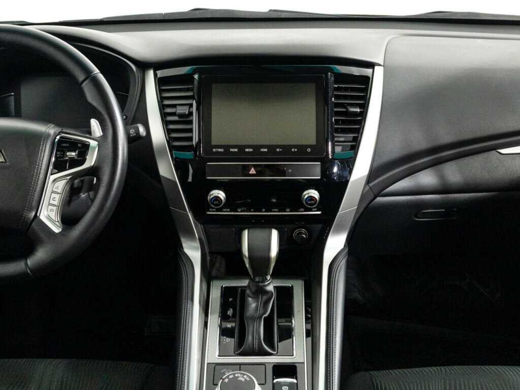 Mitsubishi Montero Sport 2022 года с пробегом. Фото: #11