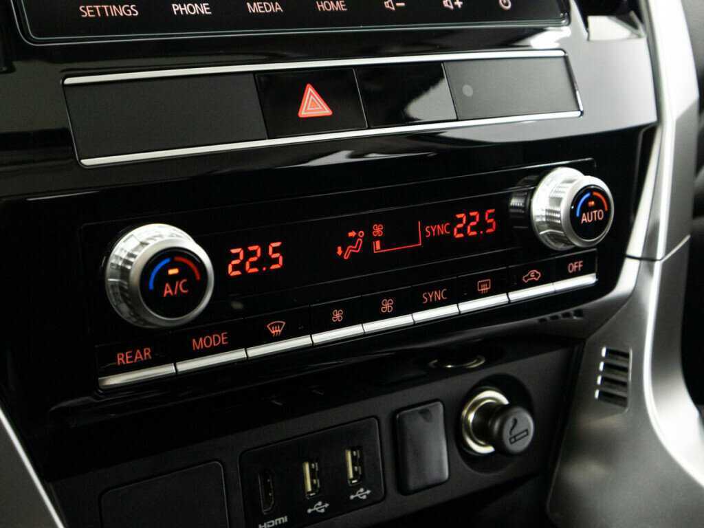 Mitsubishi Montero Sport 2022 года с пробегом. Фото: #13