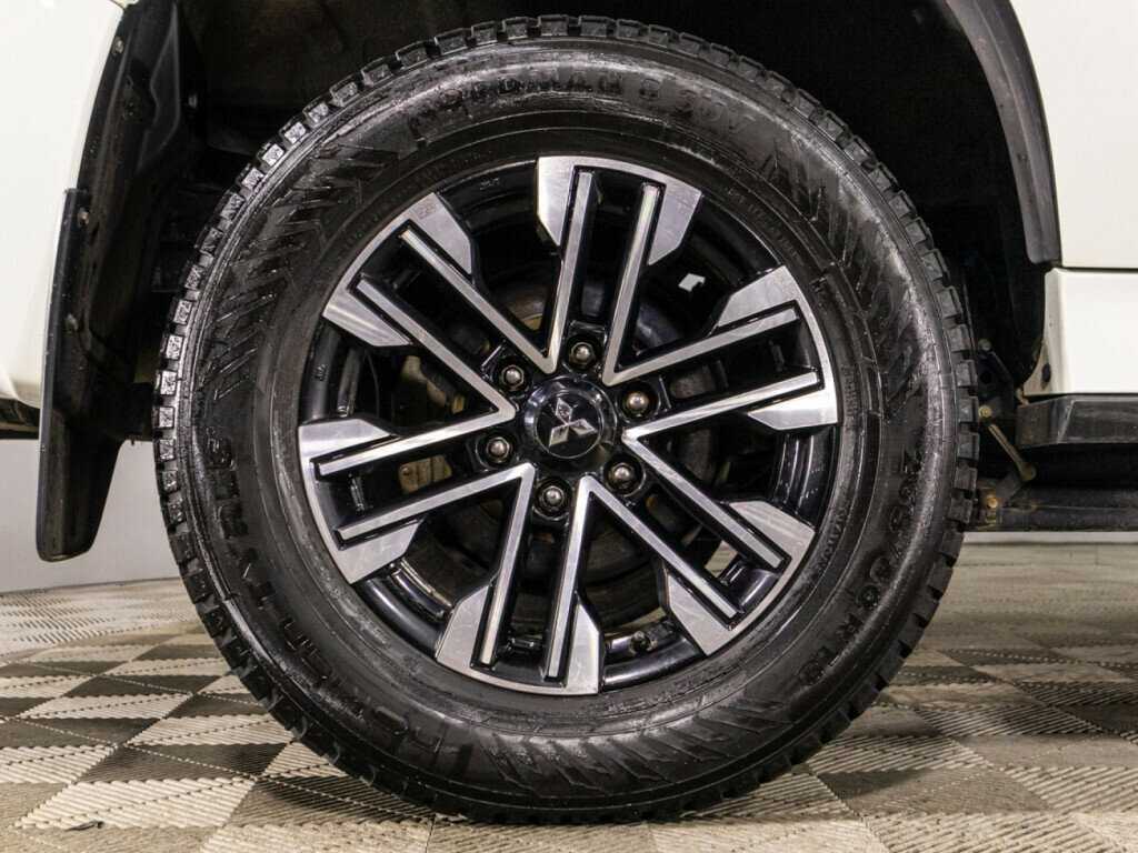 Mitsubishi Montero Sport 2022 года с пробегом. Фото: #17