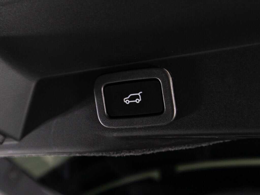 Land Rover Range Rover Sport 2018 года с пробегом. Фото: #16