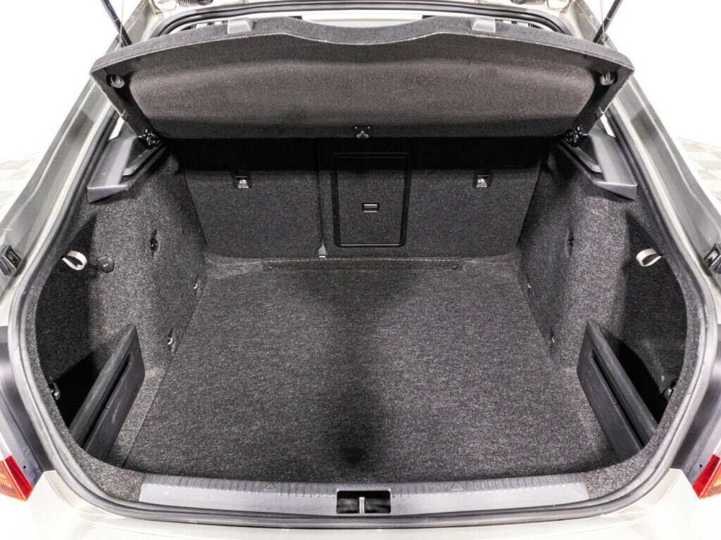 Б/У Шкода Октавия 2018 года. Фото: #14