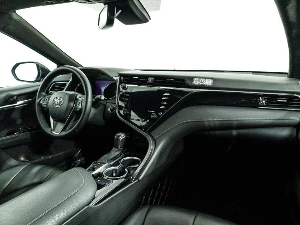 Toyota Camry 2020 года с пробегом. Фото: #8