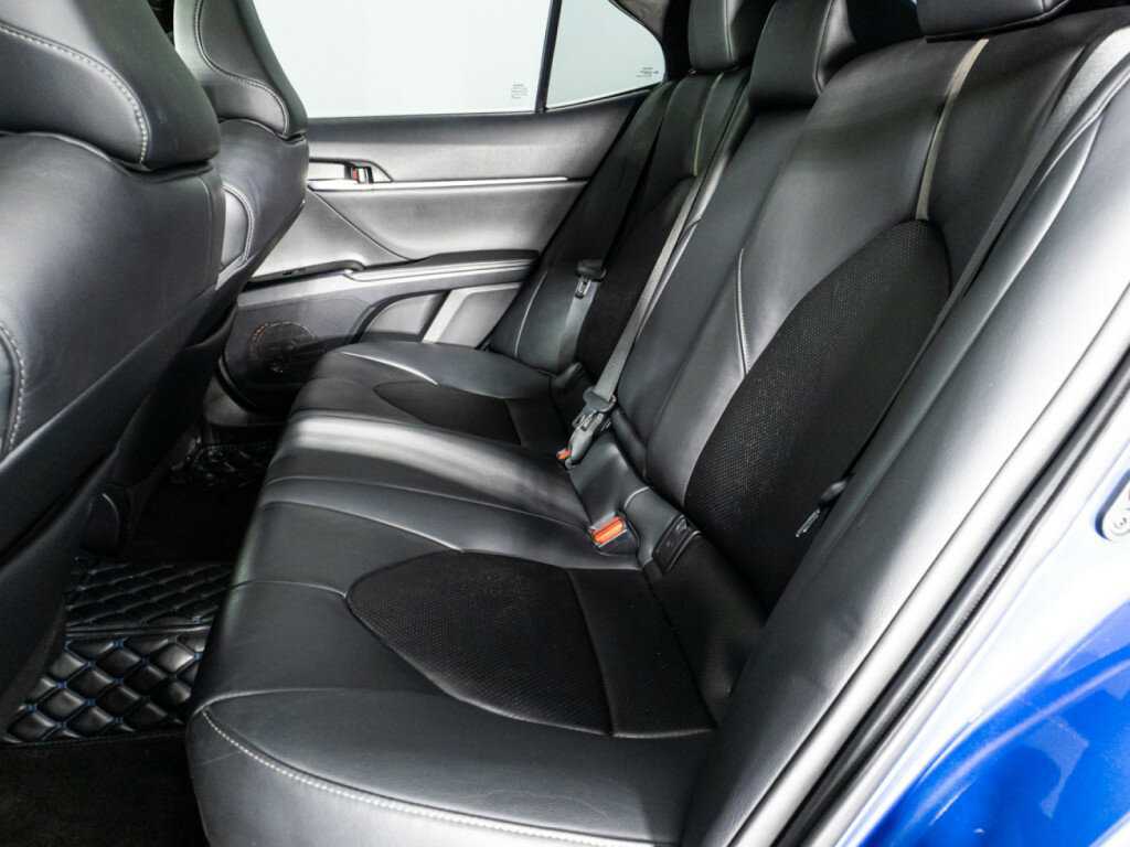 Toyota Camry 2020 года с пробегом. Фото: #9