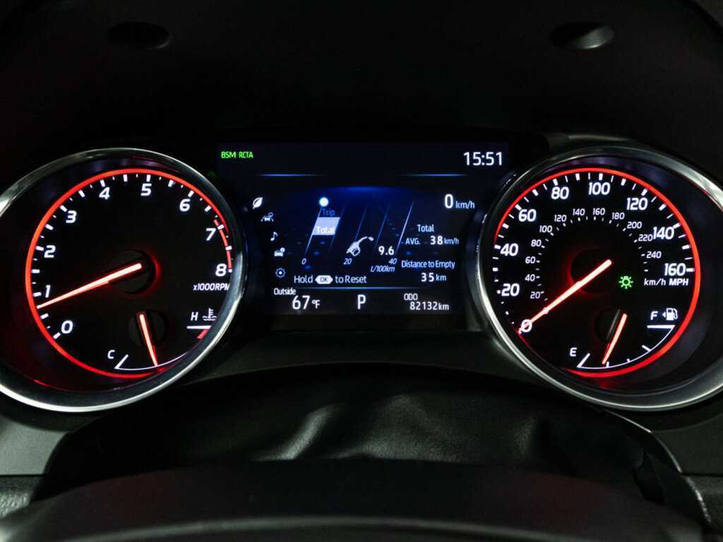 Toyota Camry 2020 года с пробегом. Фото: #11