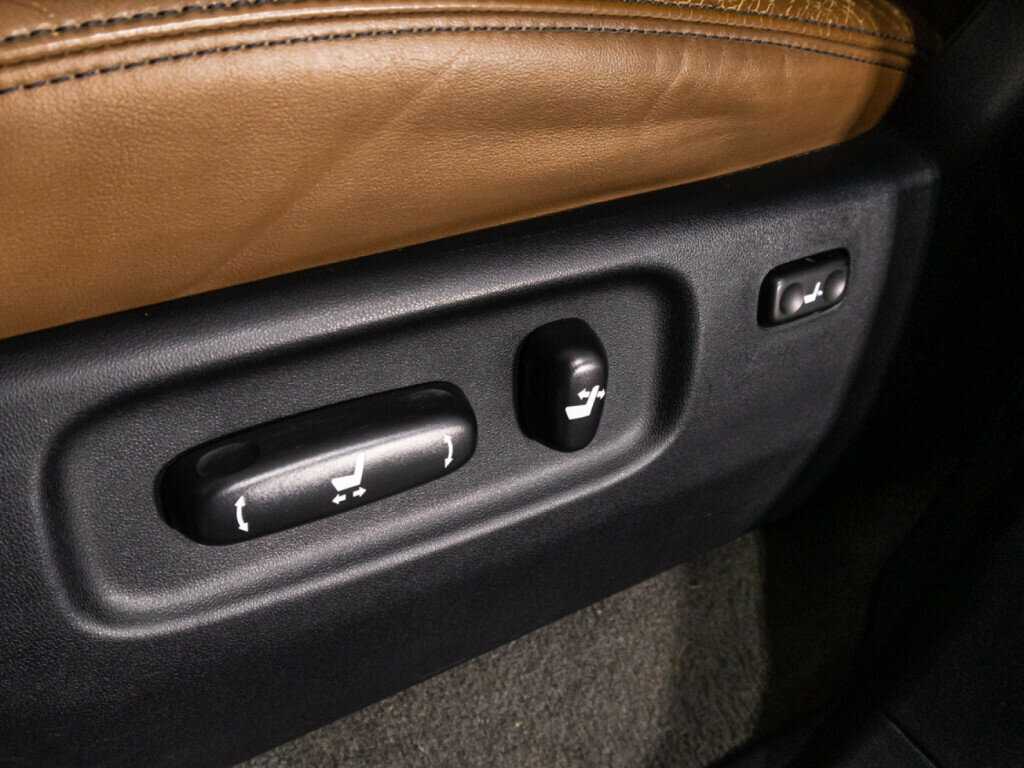 Toyota Land Cruiser 2014 года с пробегом. Фото: #14