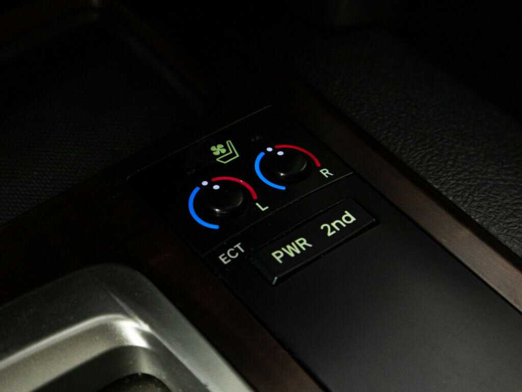 Toyota Land Cruiser 2014 года с пробегом. Фото: #20