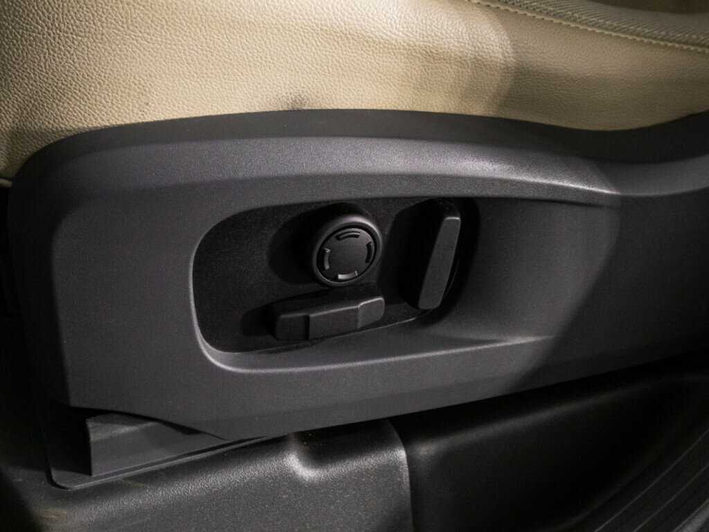 Land Rover Defender 2021 года с пробегом. Фото: #17