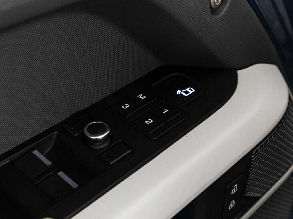 Land Rover Defender 2021 года с пробегом. Фото: #18