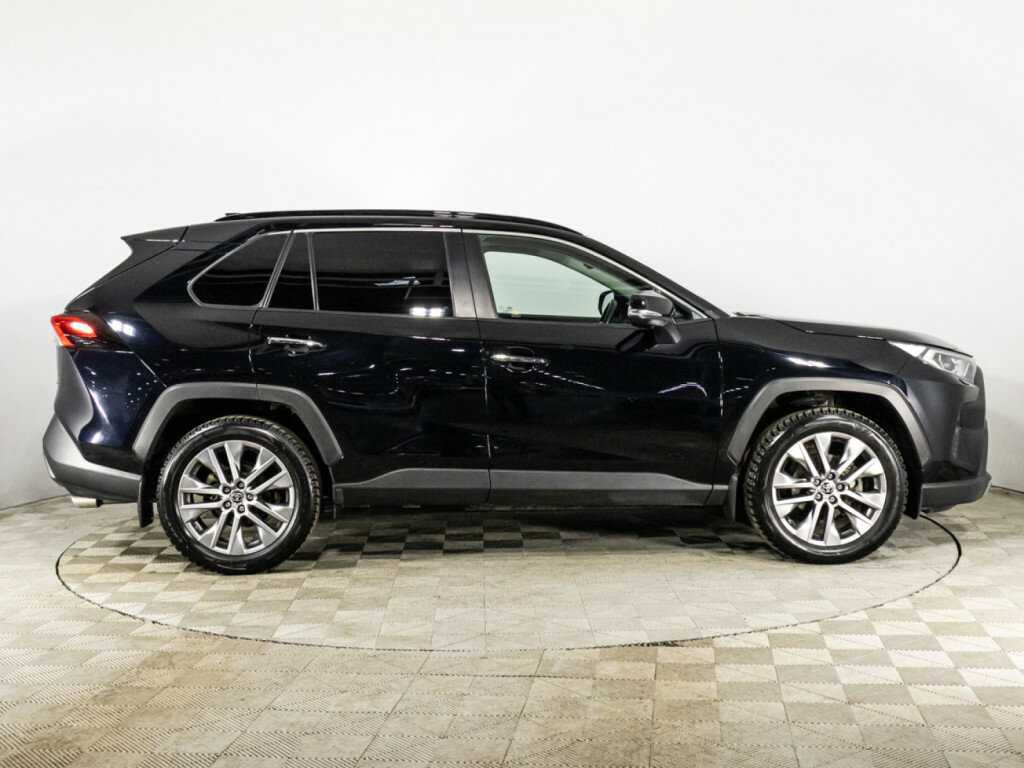 Toyota RAV4 2022 года с пробегом. Фото: #3