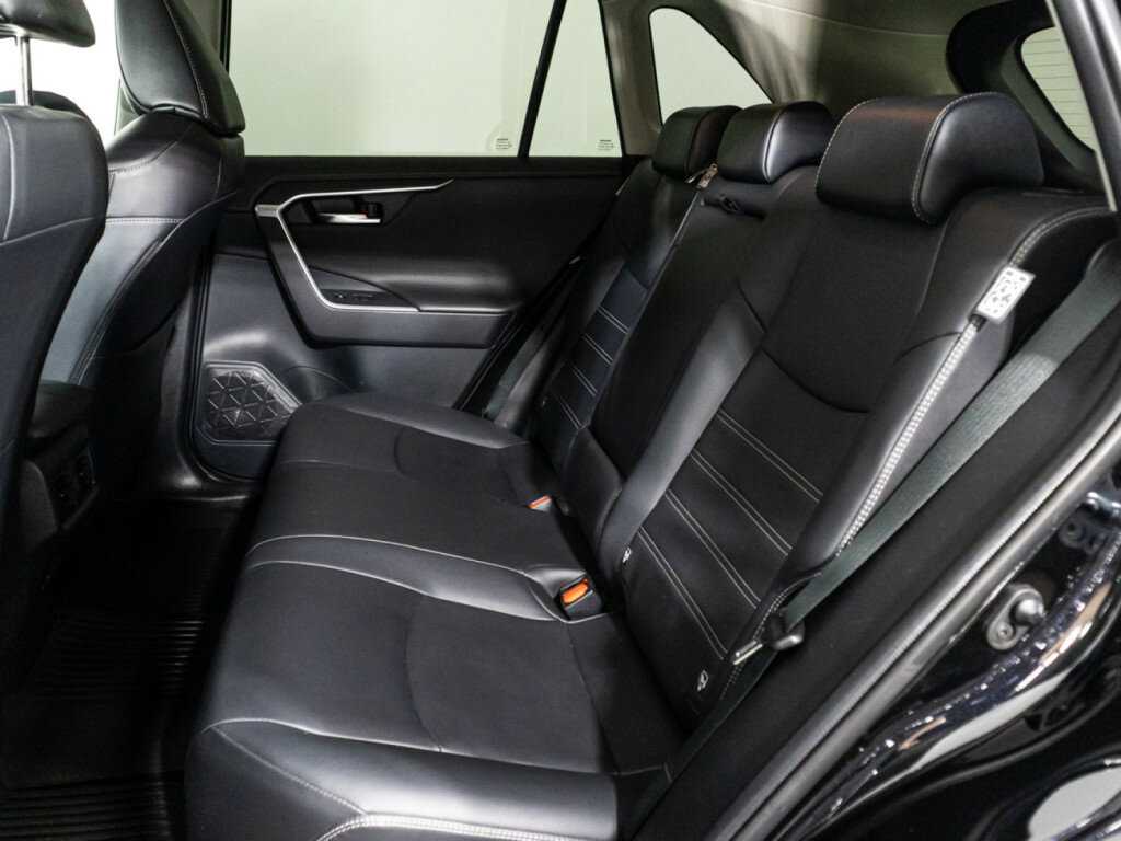 Toyota RAV4 2022 года с пробегом. Фото: #9