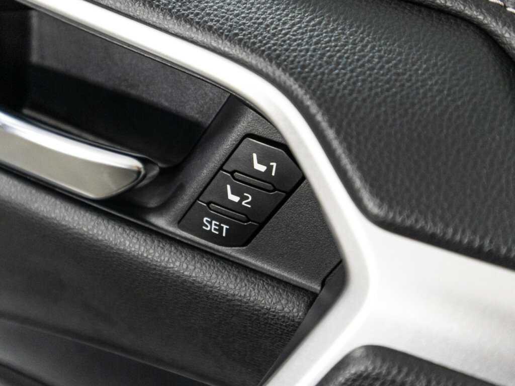 Toyota RAV4 2022 года с пробегом. Фото: #16