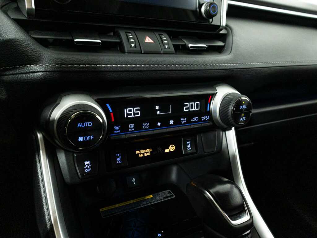 Toyota RAV4 2022 года с пробегом. Фото: #18