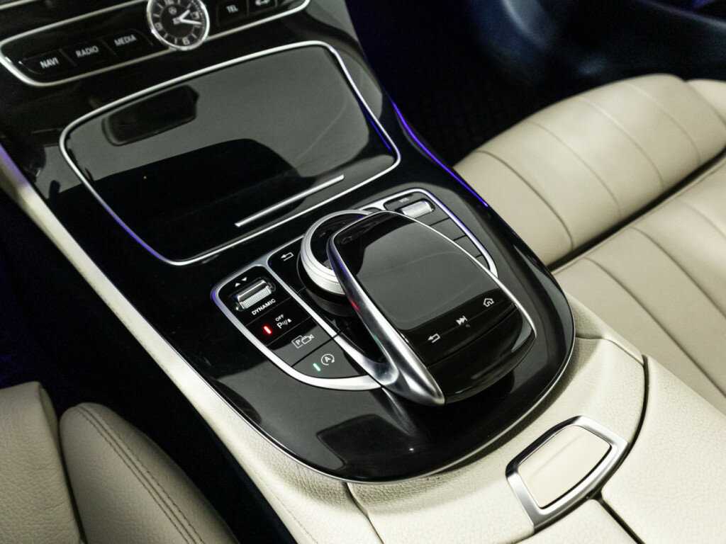 Mercedes-Benz E-Класс 2017 года с пробегом. Фото: #17