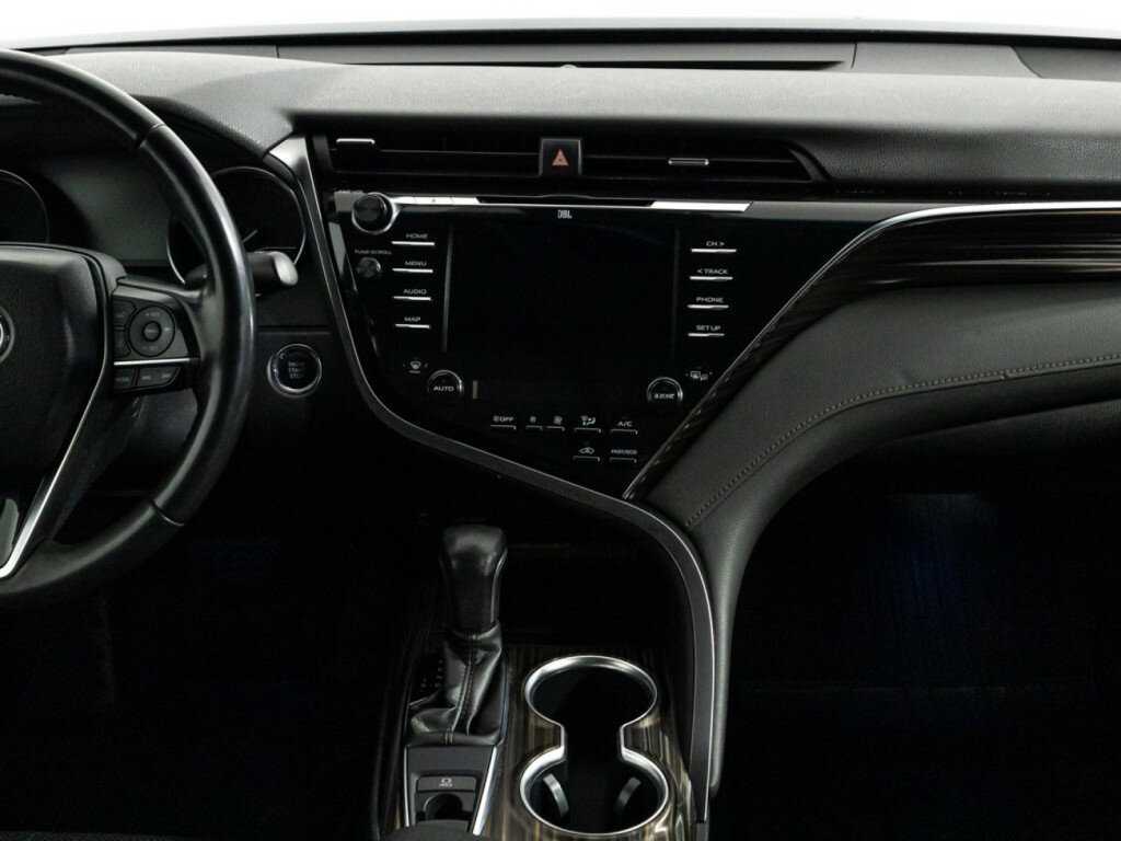 Toyota Camry 2019 года с пробегом. Фото: #13