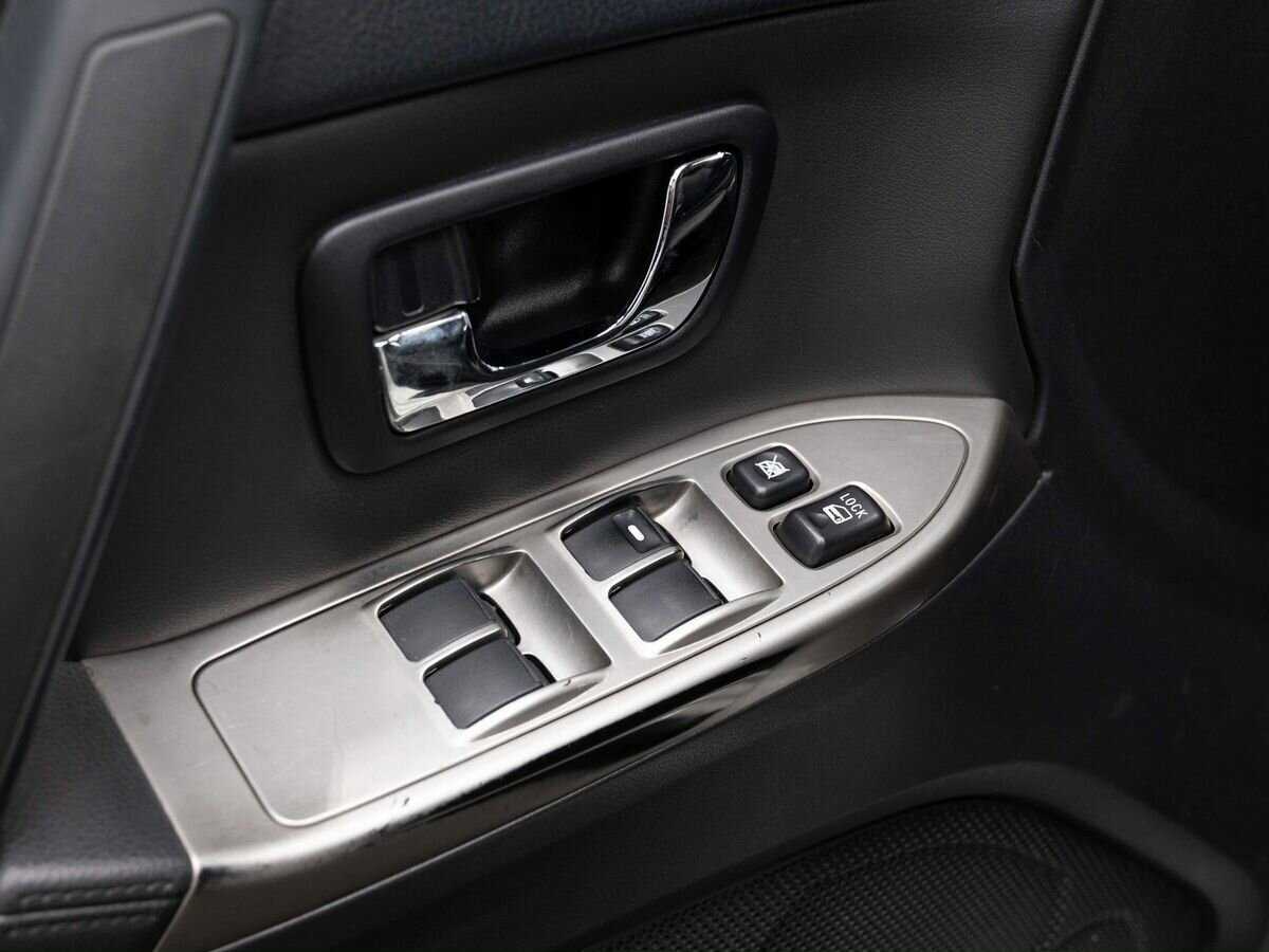 Mitsubishi Pajero 2013 года с пробегом. Фото: #18