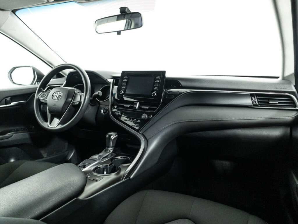 Toyota Camry 2021 года с пробегом. Фото: #8