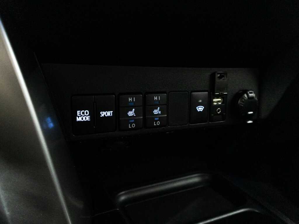 Toyota RAV4 2017 года с пробегом. Фото: #21