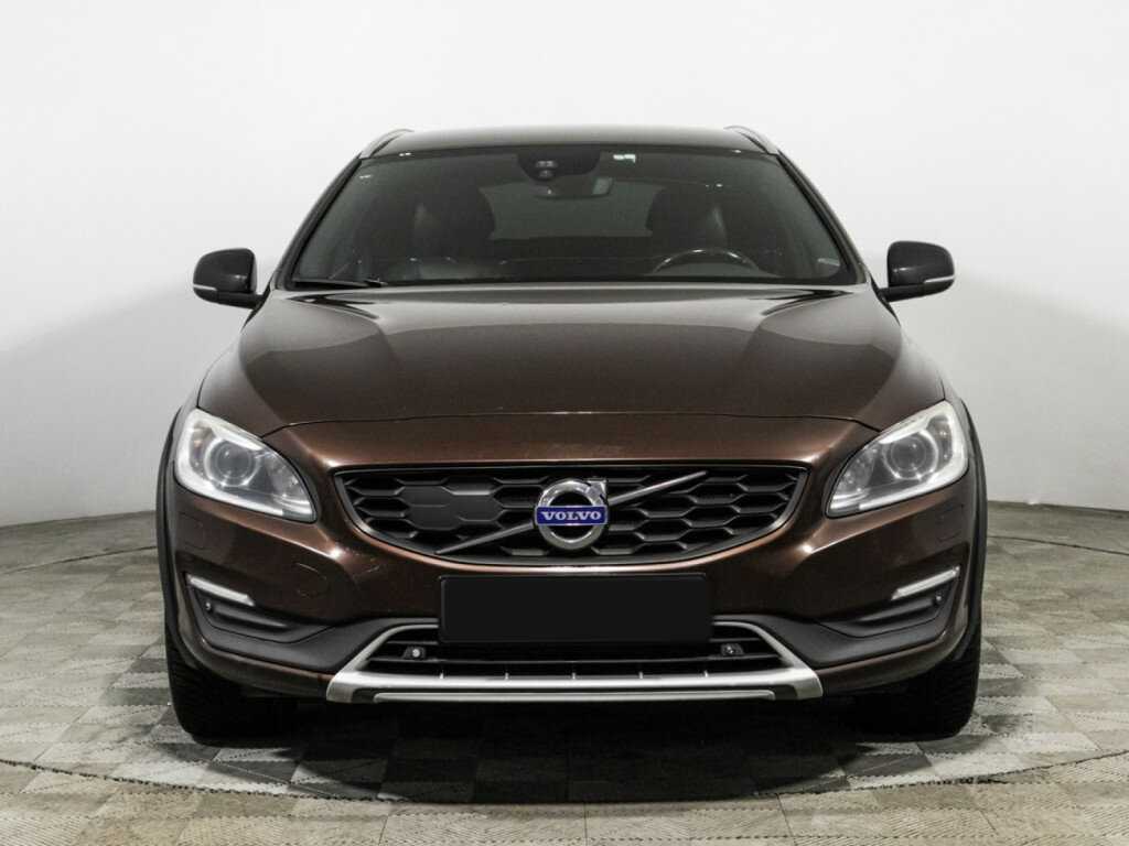 Volvo V60 Cross Country 2016 года с пробегом. Фото: #1