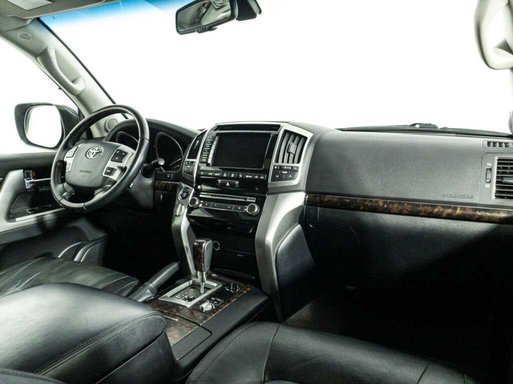 Toyota Land Cruiser 2013 года с пробегом. Фото: #8