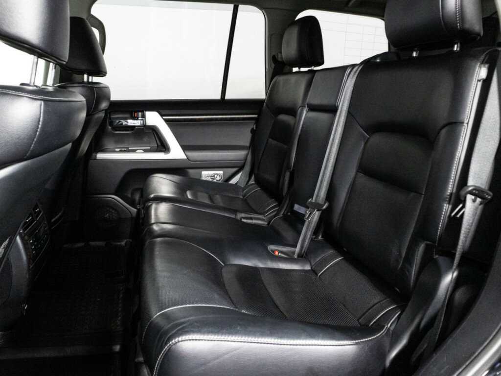 Toyota Land Cruiser 2013 года с пробегом. Фото: #9