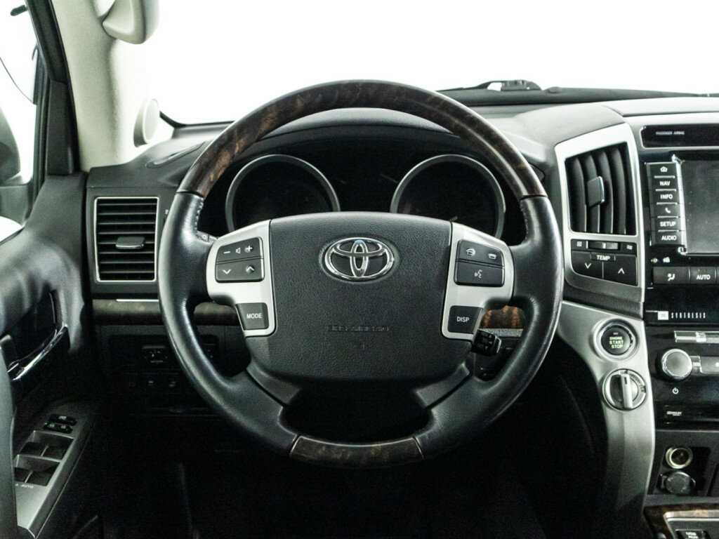 Toyota Land Cruiser 2013 года с пробегом. Фото: #23