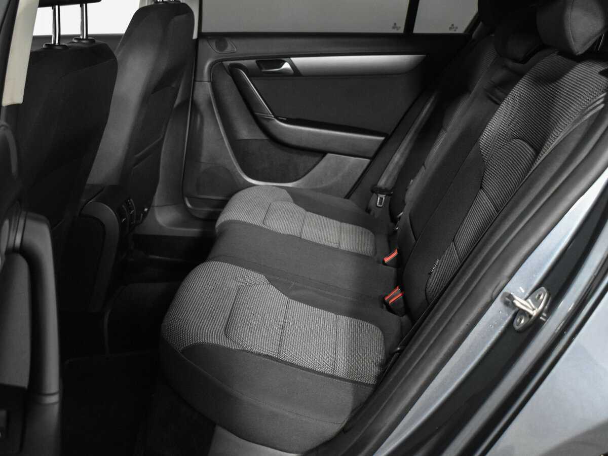 Volkswagen Passat 2011 года с пробегом. Фото: #12