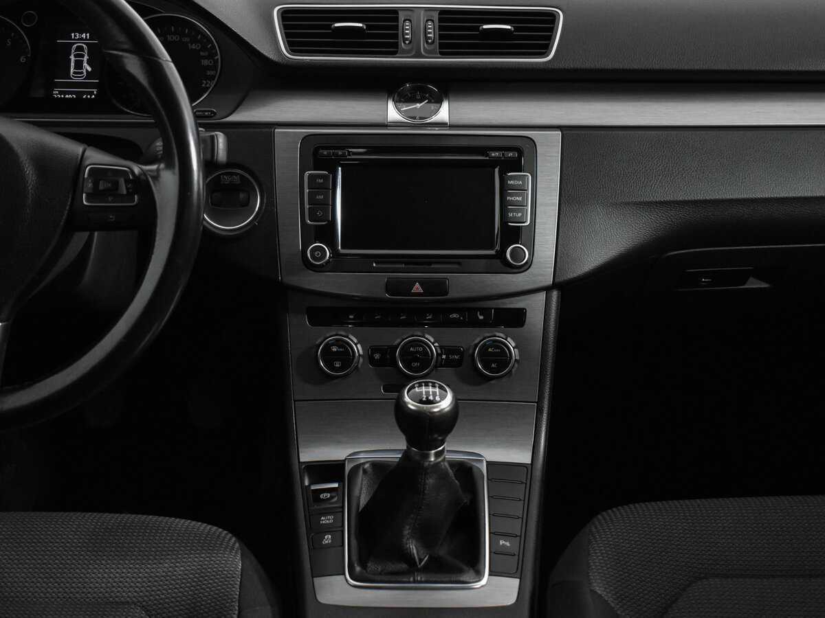 Volkswagen Passat 2011 года с пробегом. Фото: #14