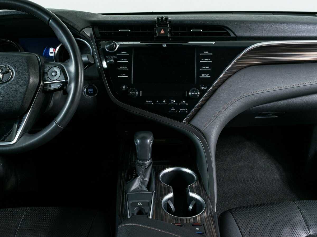 Toyota Camry 2018 года с пробегом. Фото: #8