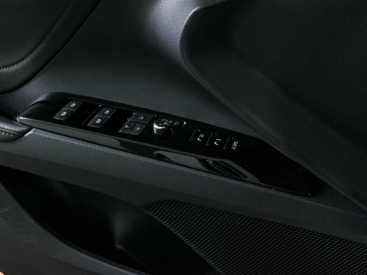 Toyota Camry 2018 года с пробегом. Фото: #14