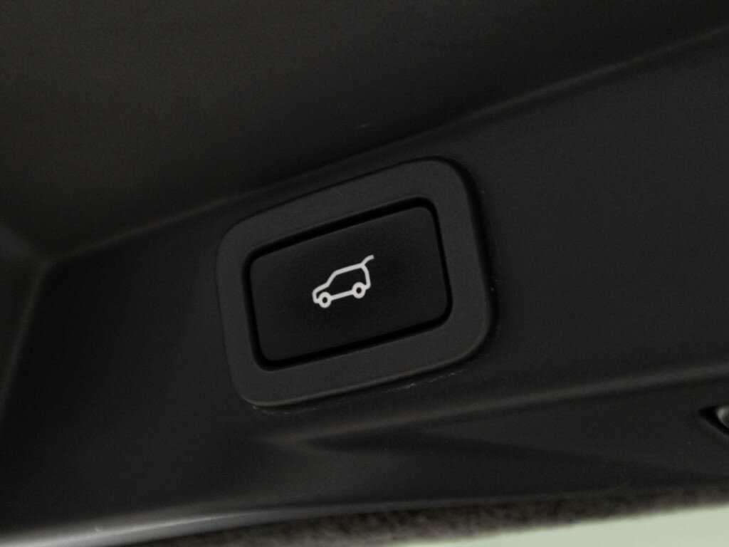 Land Rover Range Rover Sport 2015 года с пробегом. Фото: #15