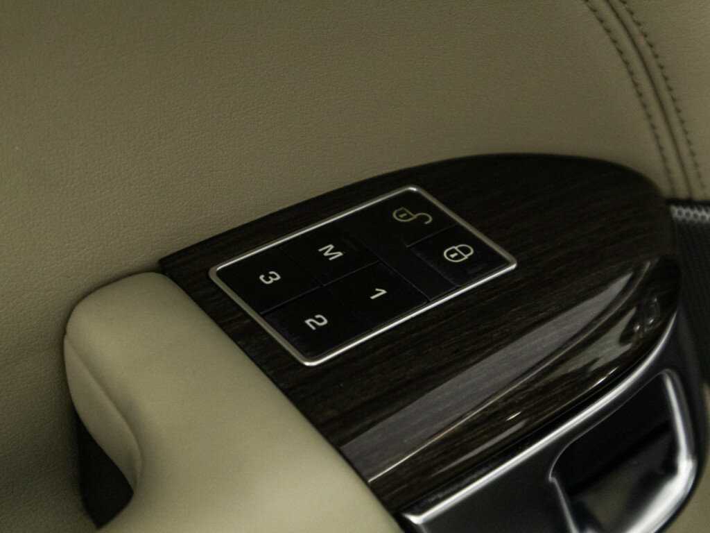 Land Rover Range Rover Sport 2015 года с пробегом. Фото: #18