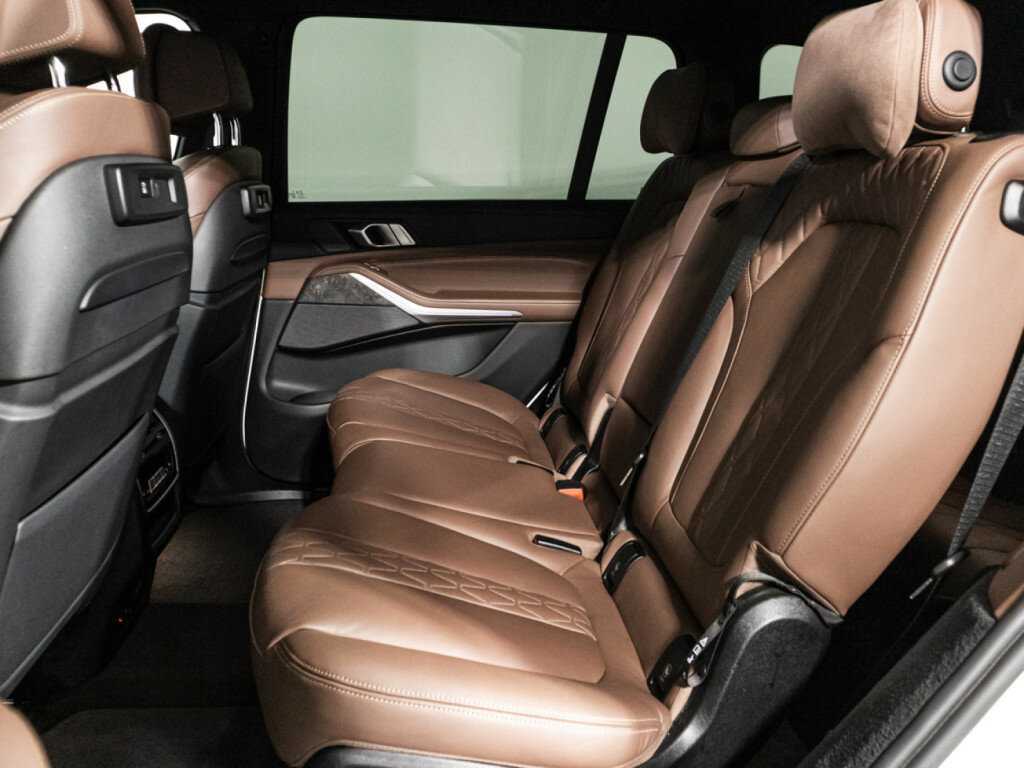 BMW X7 2022 года с пробегом. Фото: #9