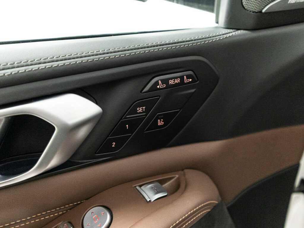 BMW X7 2022 года с пробегом. Фото: #18