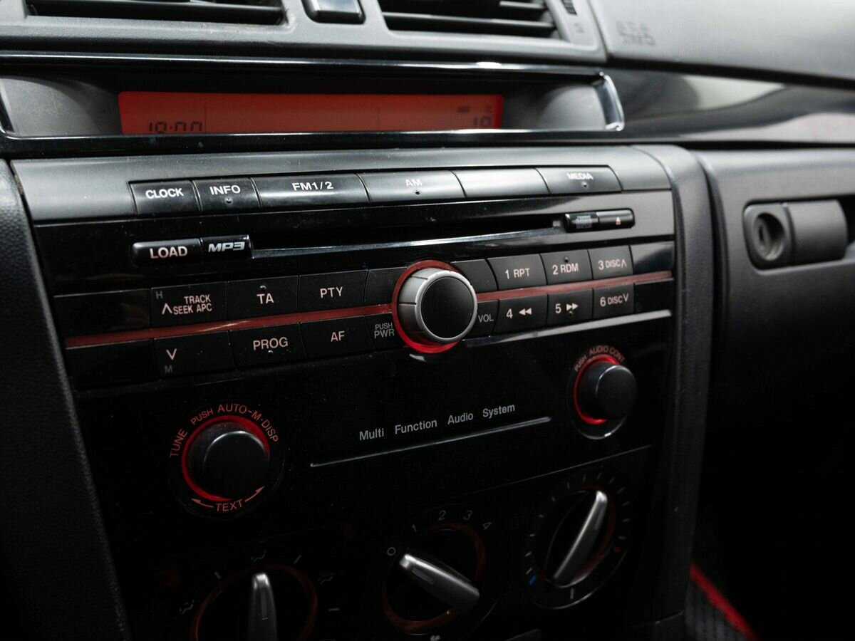 Mazda 3 2008 года с пробегом. Фото: #9