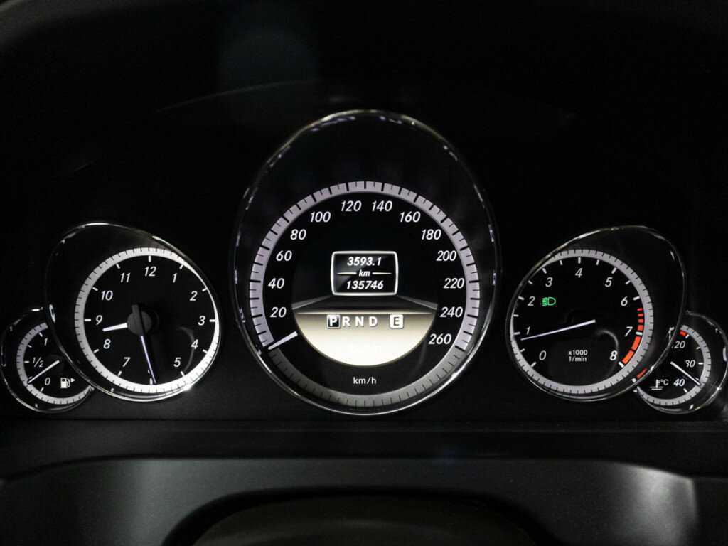 Mercedes-Benz E-Класс 2012 года с пробегом. Фото: #11