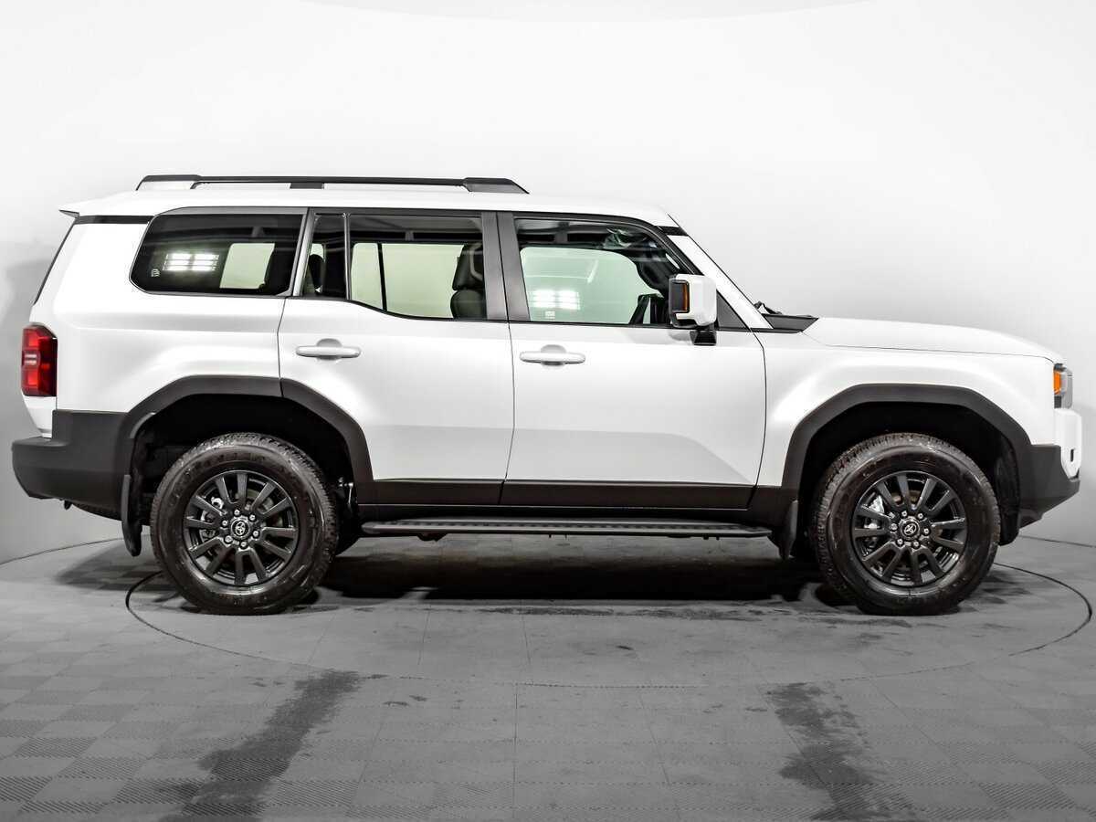 Toyota Land Cruiser Prado 2024 года с пробегом. Фото: #3