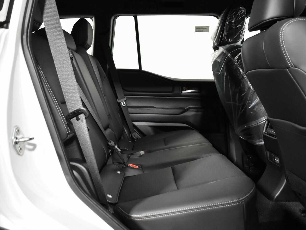 Toyota Land Cruiser Prado 2024 года с пробегом. Фото: #9