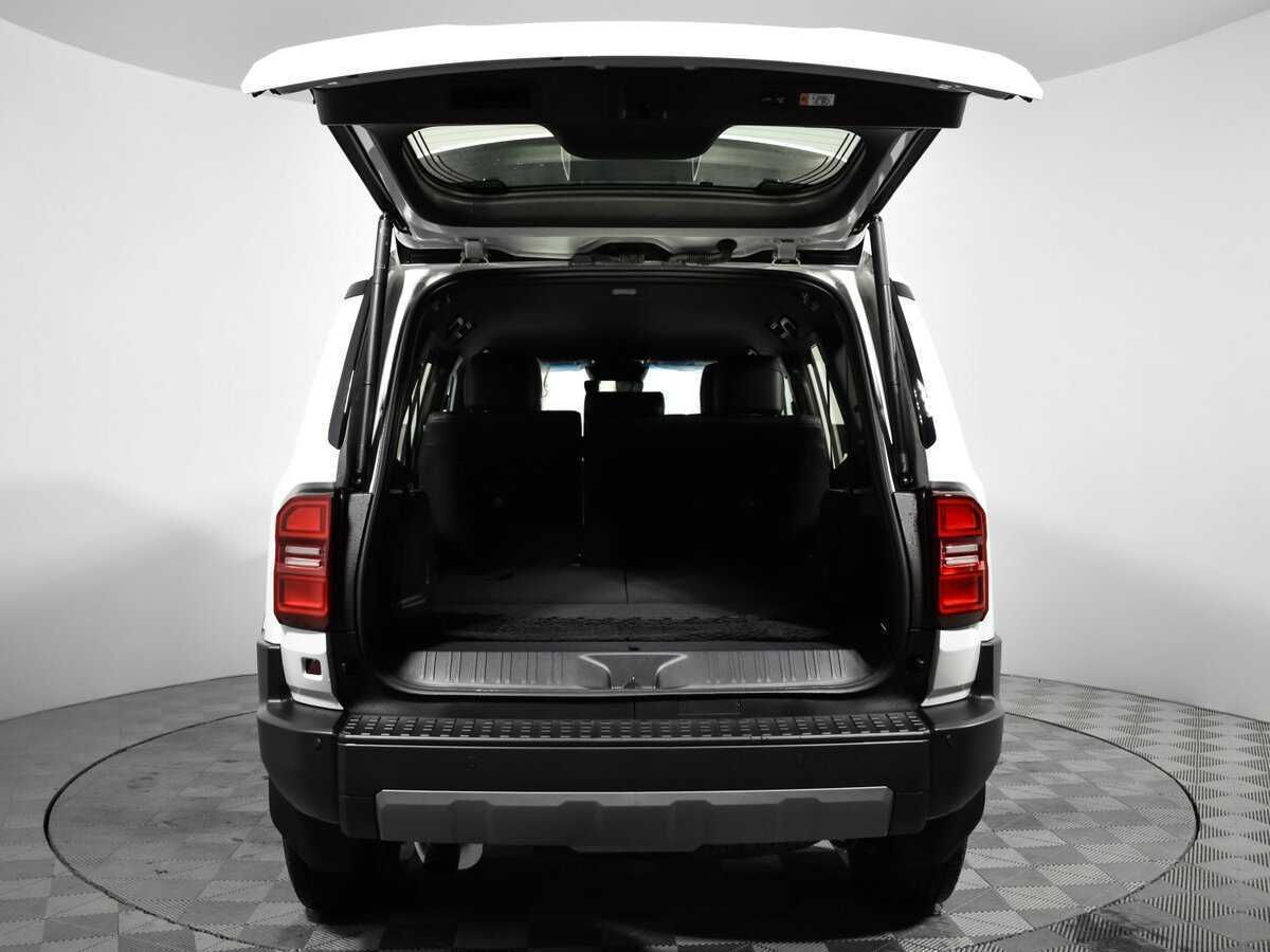 Toyota Land Cruiser Prado 2024 года с пробегом. Фото: #17