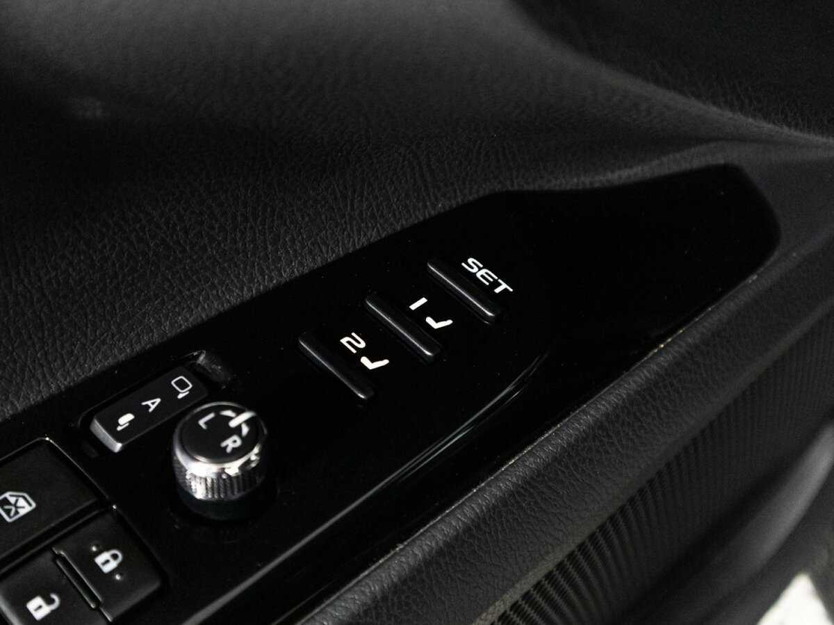 Toyota Camry 2019 года с пробегом. Фото: #19