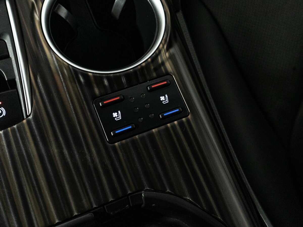 Toyota Camry 2019 года с пробегом. Фото: #20