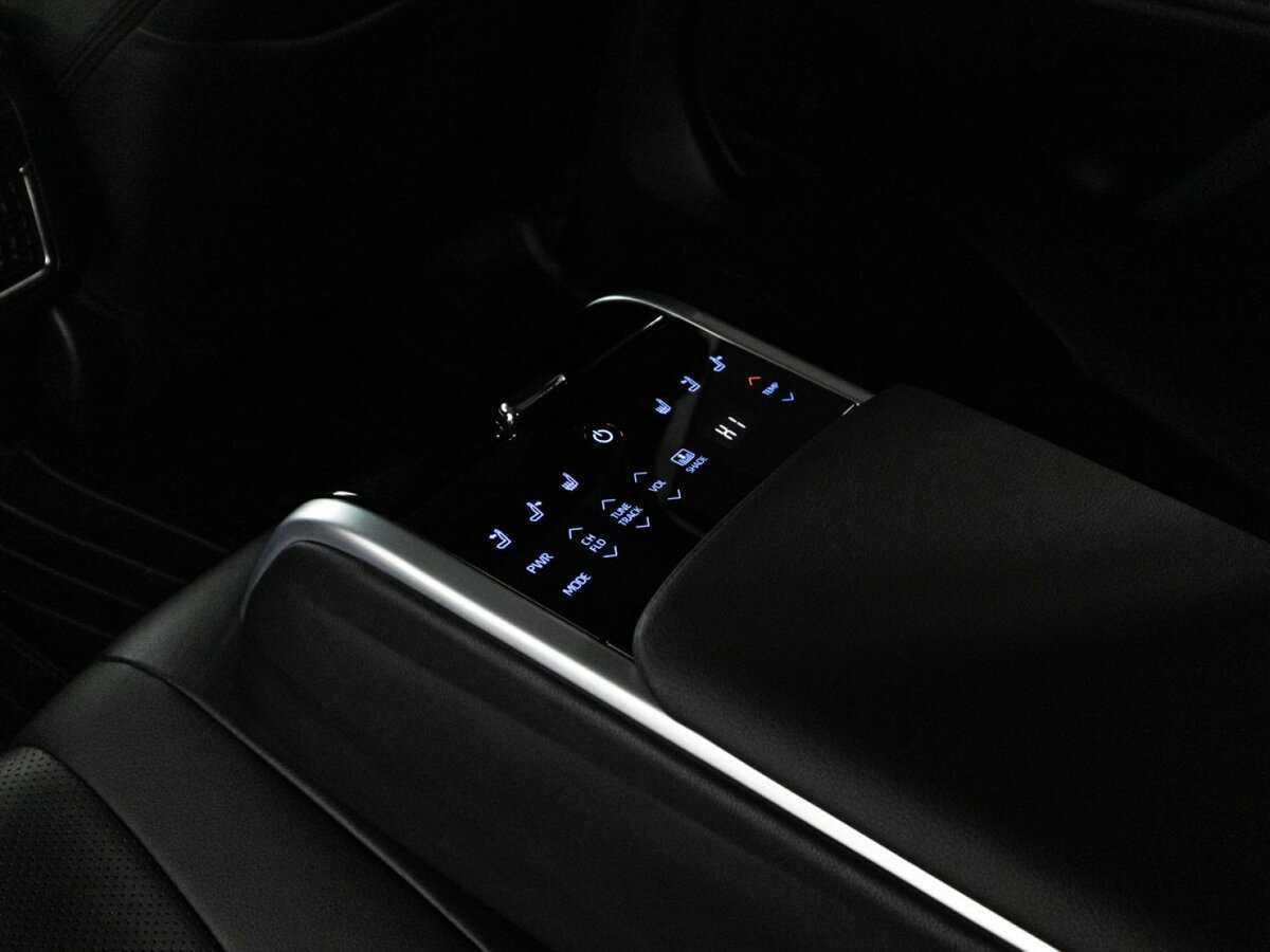 Toyota Camry 2019 года с пробегом. Фото: #26