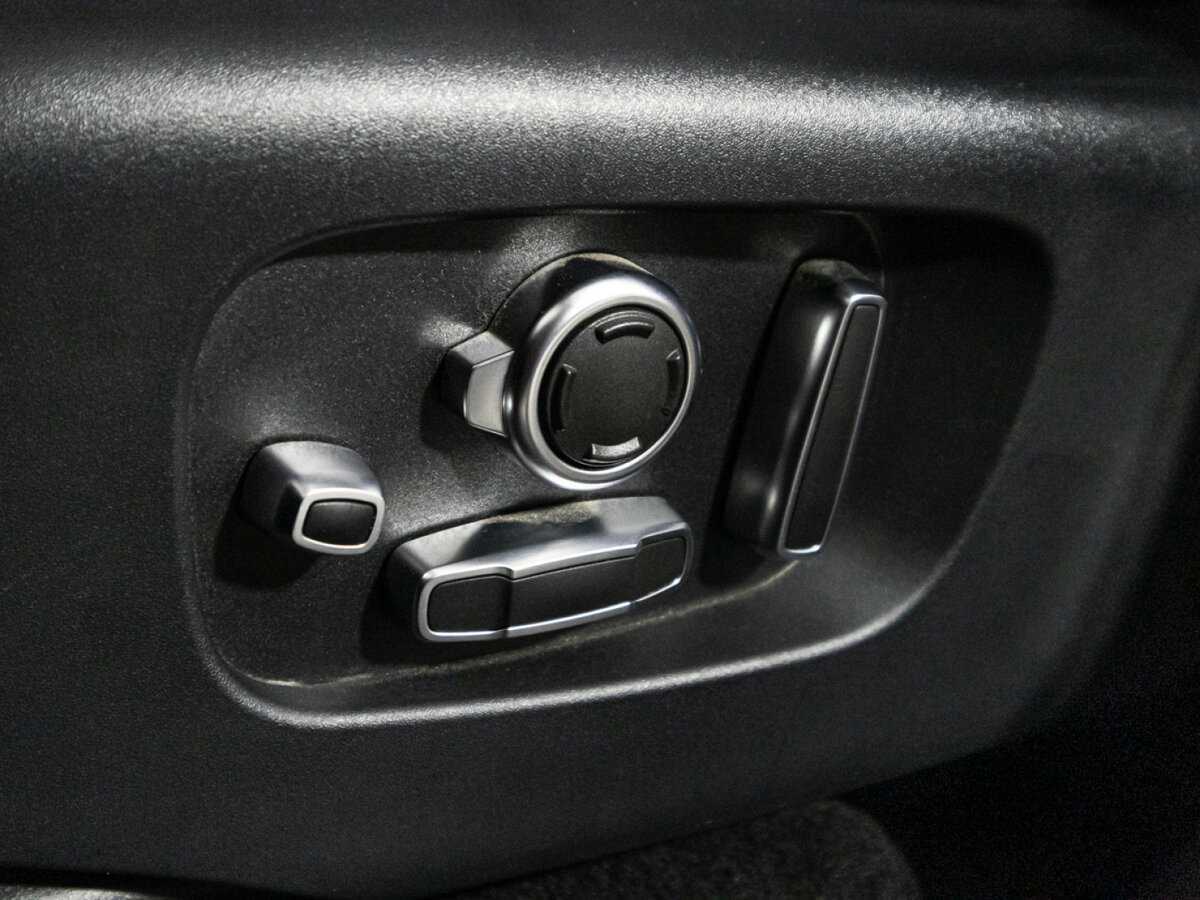 Land Rover Range Rover Velar 2018 года с пробегом. Фото: #15