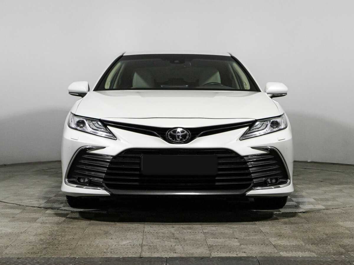 Toyota Camry 2021 года с пробегом. Фото: #1