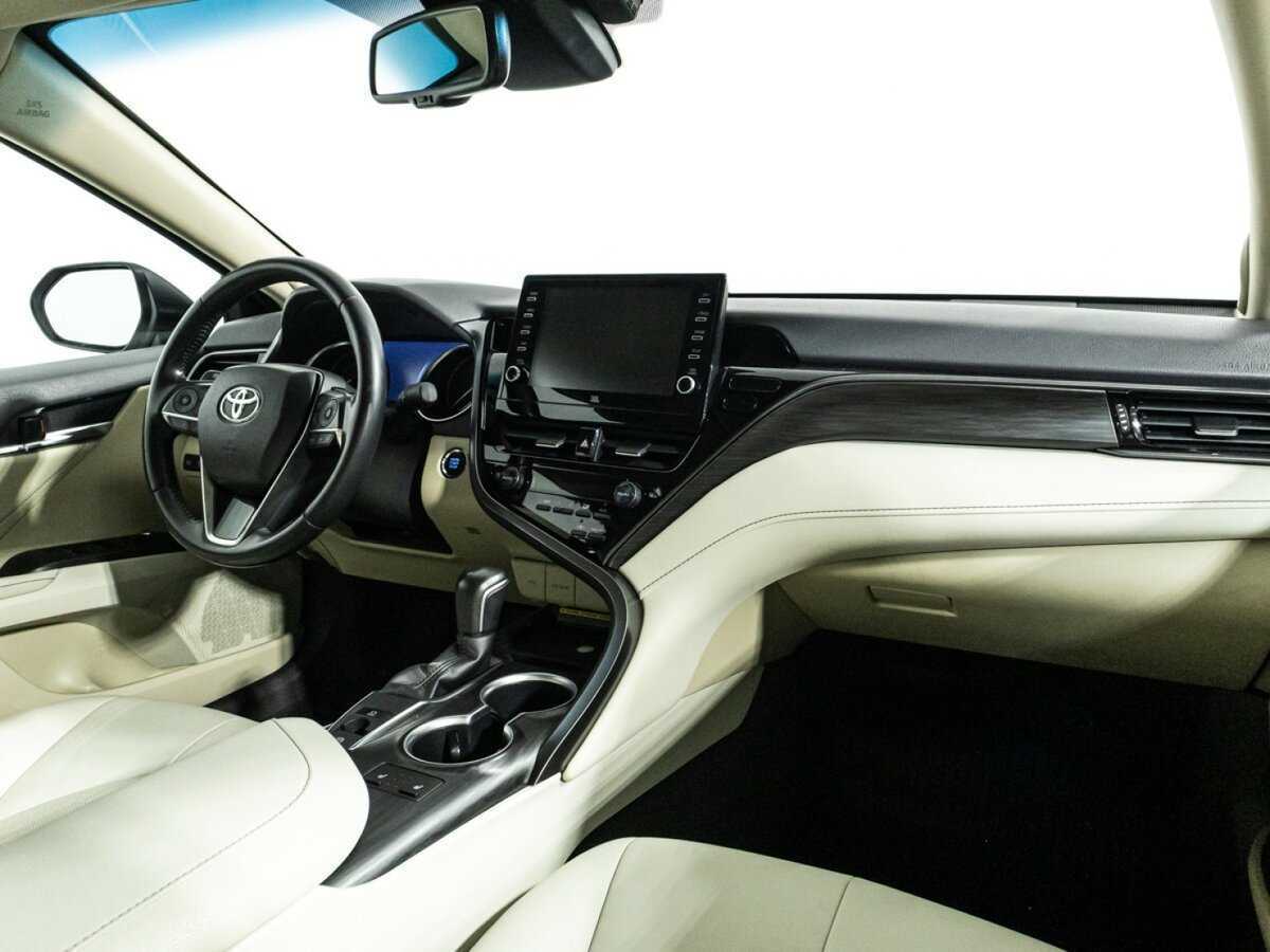 Toyota Camry 2021 года с пробегом. Фото: #7