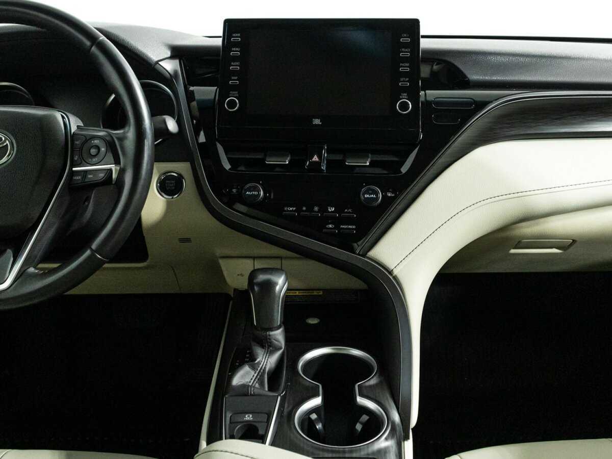 Toyota Camry 2021 года с пробегом. Фото: #12