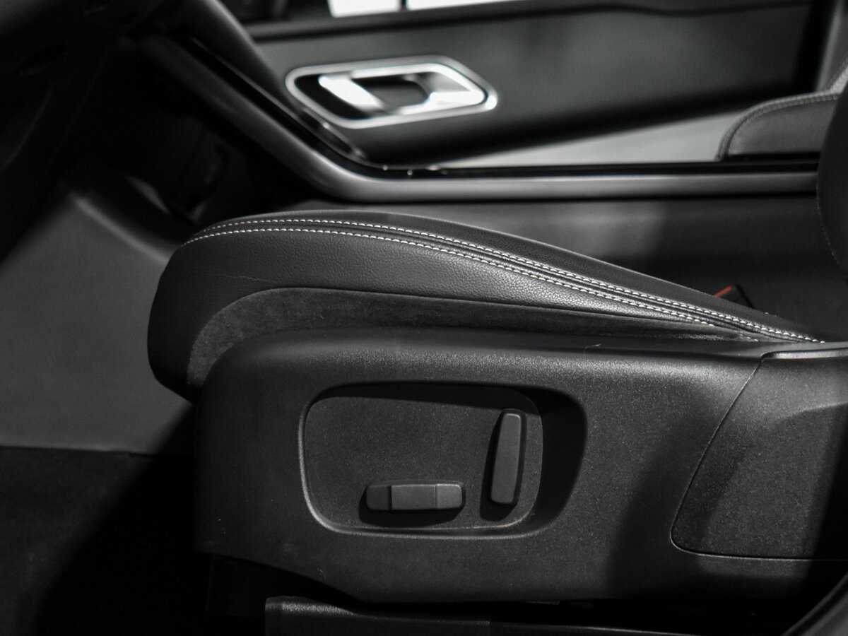 Land Rover Range Rover Velar 2019 года с пробегом. Фото: #8