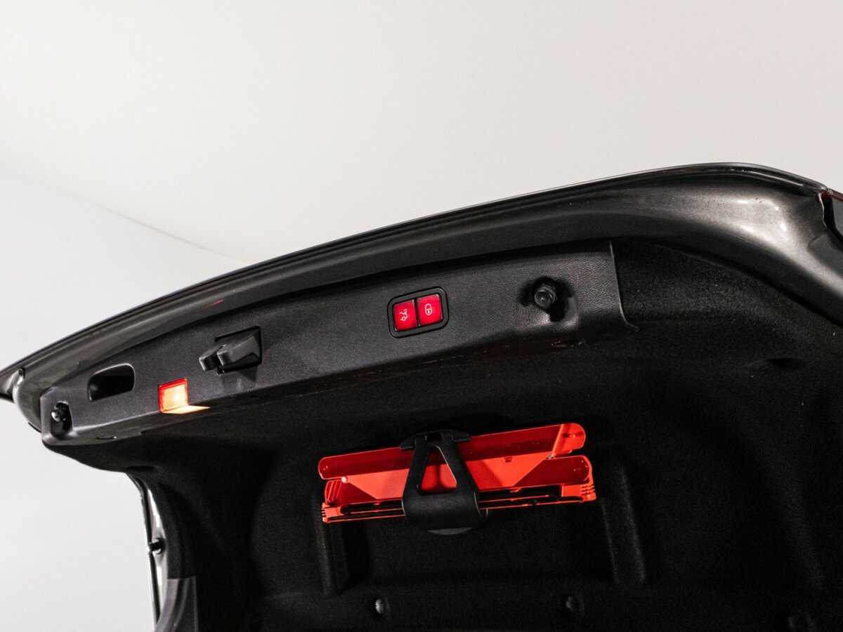 Mercedes-Benz E-Класс AMG 2014 года с пробегом. Фото: #15