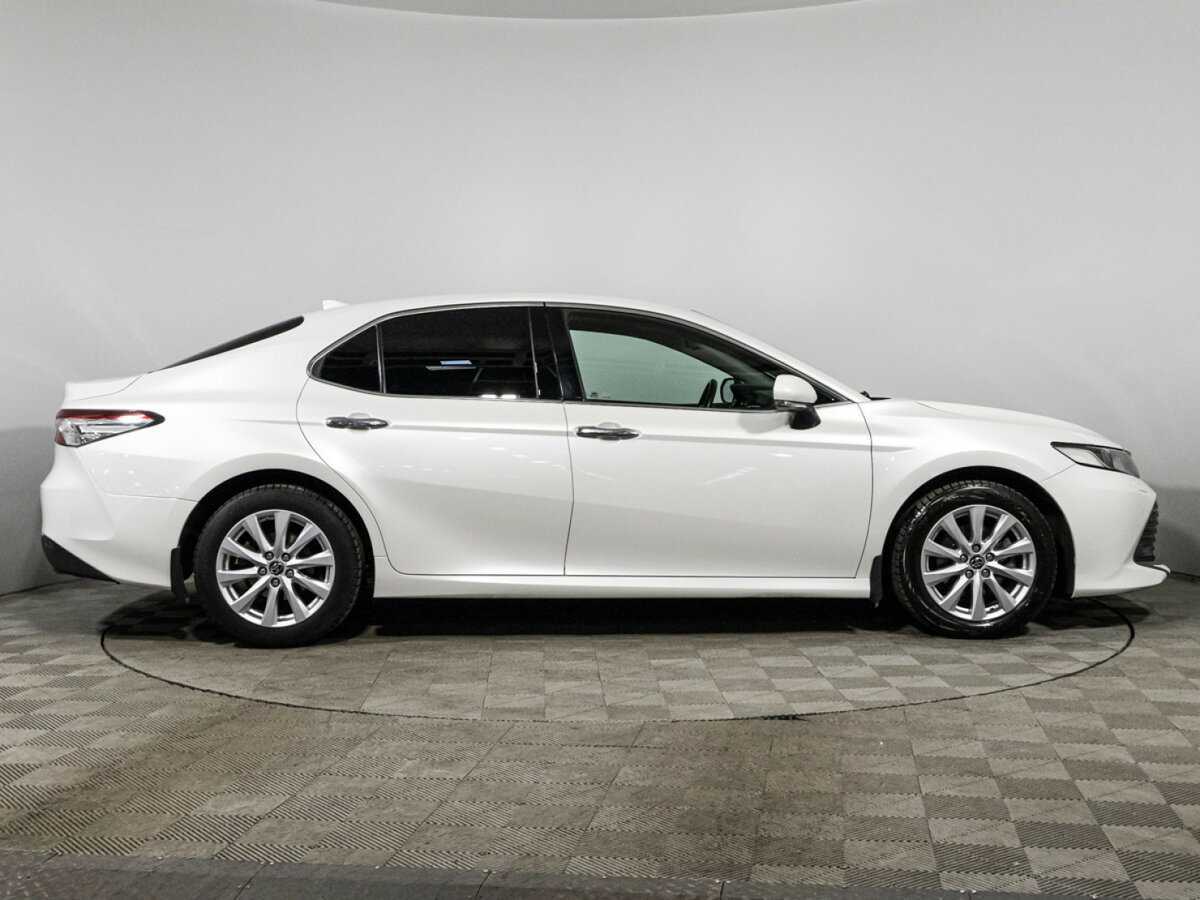 Toyota Camry 2019 года с пробегом. Фото: #3