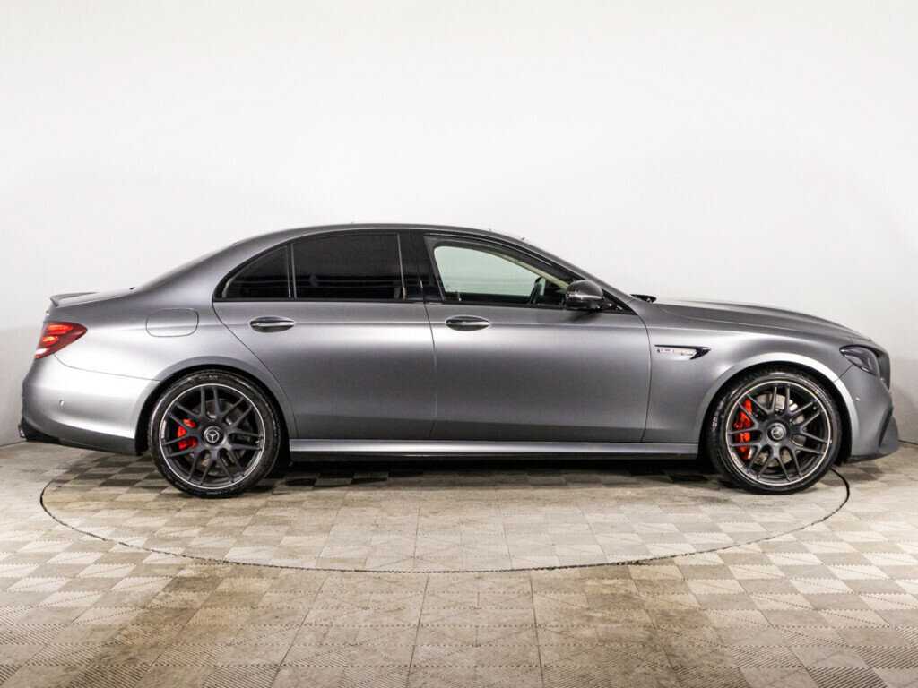 Mercedes-Benz E-Класс AMG 2018 года с пробегом. Фото: #3